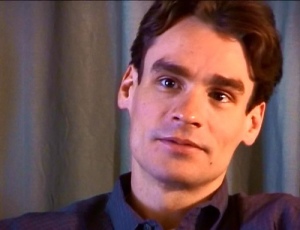 Robert Sean Leonard pictured with his eyebrows